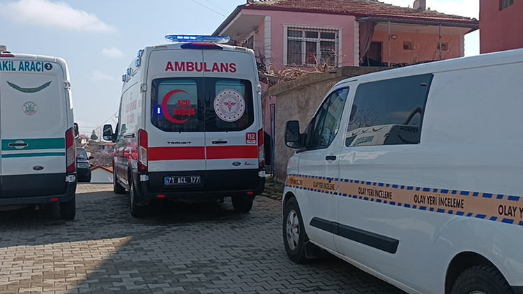 Ailesinin ulaşamadığı gen&ccedil;, evde &ouml;l&uuml; bulundu