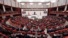 AK Parti kanun teklifini TBMM Başkanlığı'na sundu