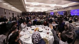 AK Parti&rsquo;den &ccedil;ocuklara anlamlı iftar: 500 &ccedil;ocuğa bayram sevinci