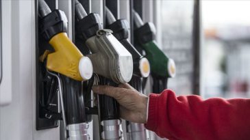Akaryakıtta Eşel Mobil Sistemi Devreye Girdi: 10 Liralık Artışın Sadece 2,5 Lirası Vatandaşa Yansıyacak