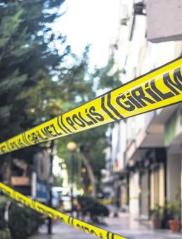 Akranını t&uuml;fekle vuran &ccedil;ocuk tutuklandı