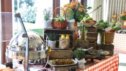 Ala&ccedil;atı Ot Festivali D&uuml;nyaya A&ccedil;ılıyor