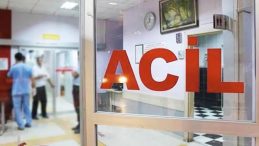 Alanya'da parkta fenalaşan adam hastanede &ouml;ld&uuml;