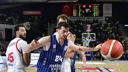 Anadolu Efes, Manisa'da kazandı!