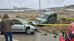 Ankara'da feci kaza! İki ara&ccedil; &ccedil;arpıştı: 1 &ouml;l&uuml;, 5 yaralı