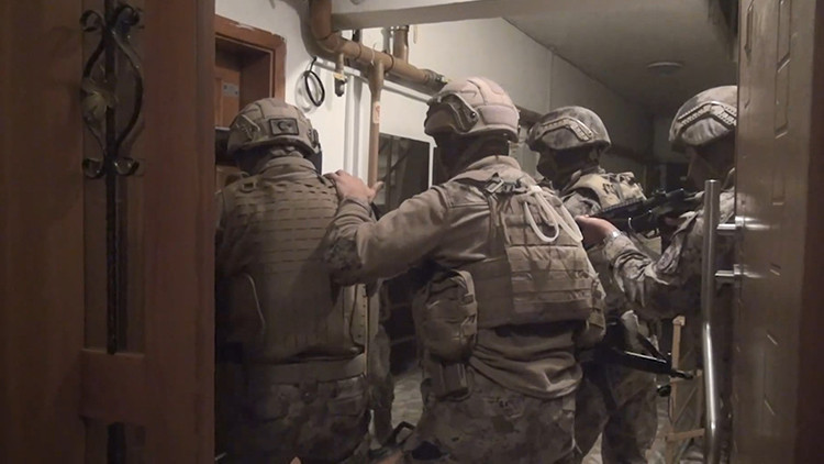 Ankara'da FET&Ouml; Operasyonu: 15 G&ouml;zaltı