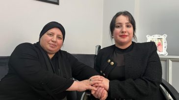 Annesinden b&ouml;brek nakli yapıldı, eğitimle hayata sarıldı