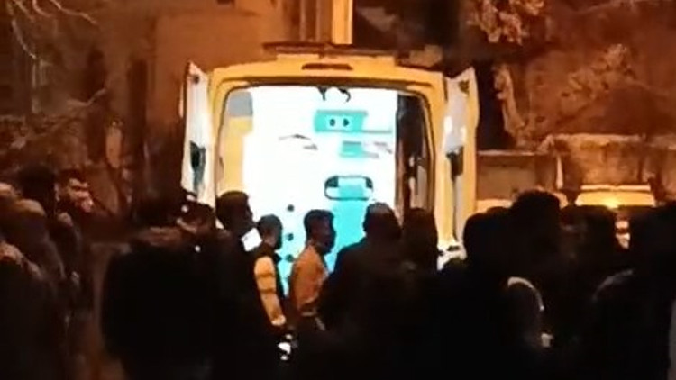 Annesini Aldatan Babasını &Ouml;ld&uuml;rd&uuml;