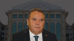 Antalya B&uuml;y&uuml;kşehir Belediyesine Y&ouml;nelik 'R&uuml;şvet' ve 'Yolsuzluk' Davası Başladı: Muhittin B&ouml;cek Dahil 41 Kişi Yargılanıyor!