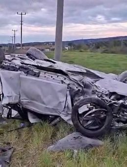 Antalya'da feci kaza: Otomobiller kafa kafaya &ccedil;arpıştı! 2'si ağır 7 yaralı