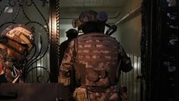 Anucur &ccedil;etesinin uyuşturucu fabrikasına baskın: Milyonlarca zehir ele ge&ccedil;irildi