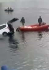 Ara&ccedil; Fırat Nehri&rsquo;ne d&uuml;şt&uuml;: Arama &ccedil;alışmaları s&uuml;r&uuml;yor