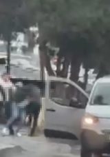 Ara&ccedil;tan inerek yayaya saldırmışlardı: 2 kişiye 360 bin TL ceza kesildi!
