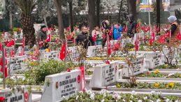 Arefe G&uuml;n&uuml; Y&uuml;rek Burkan Ziyaret: Şehitler Unutulmadı