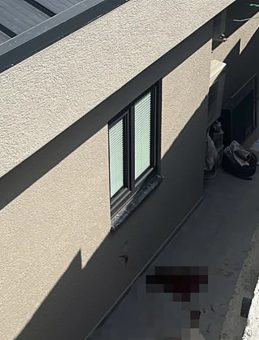 Arkadaşlarıyla sohbet ederken 4 metre yüksekten düştü!