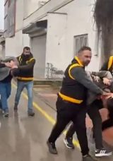 Atlara İşkence Yapan Ş&uuml;phelilere Hayvan Barınağında &Ccedil;alışma Cezası