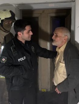 Avcılar'da yangın paniği: &Ccedil;&ouml;p ev k&uuml;le d&ouml;nd&uuml;!