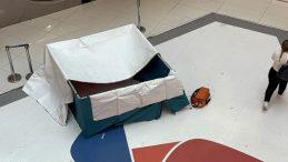 AVM'de korkun&ccedil; olay: Yemek katından beton zemine d&uuml;şt&uuml;! Doğukan kurtarılamadı&hellip;