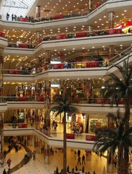 AVM&rsquo;ler bug&uuml;n a&ccedil;ık mı, kapalı mı, ka&ccedil;a kadar hizmet verecek? 20-22 Mart AVM &ccedil;alışma saatleri