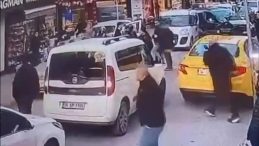 Bah&ccedil;elievler&rsquo;de Park Yeri Kavgasında Ağır Yaralanma: Taksici Tutuklandı