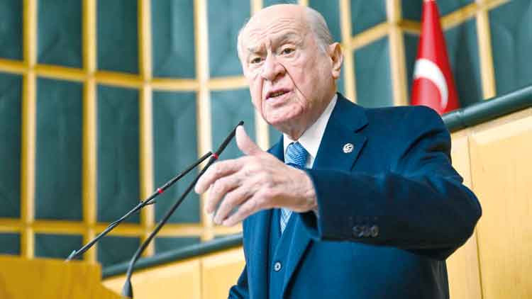 Bah&ccedil;eli&rsquo;den f&uuml;ze &ccedil;ıkışı: Kafaları karıştırıyor
