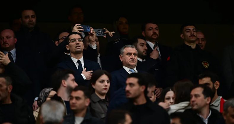 Bakan Bak: "D&uuml;nya Kupası'na katılacağız, y&uuml;rekten inanıyoruz"