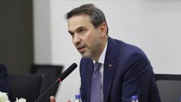 Bakan Bayraktar, Kanada Dışişleri Bakanı ile Enerjide İşbirliği İmkanlarını Ele Aldı