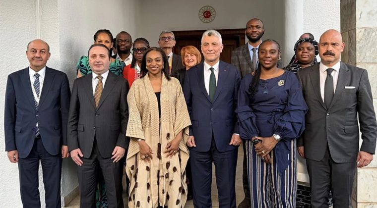 Bakan Bolat, Nijeryalı mevkidaşı Oduwole ile bir araya geldi