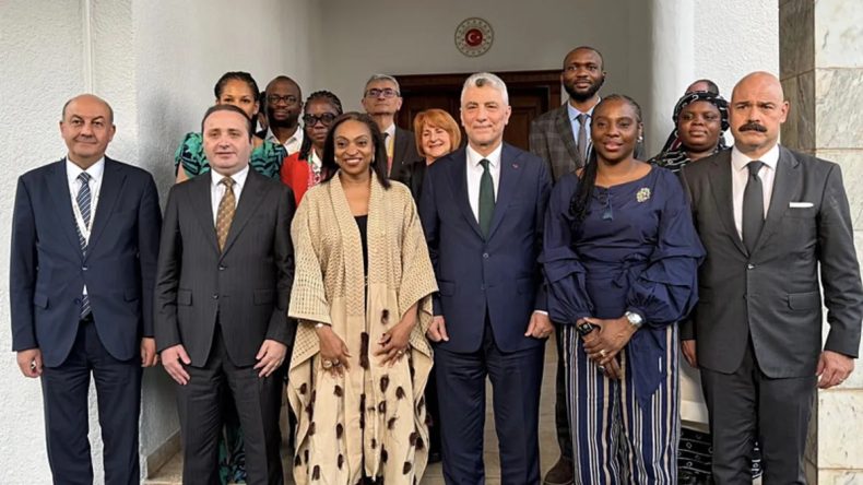 Bakan Bolat, Nijeryalı mevkidaşı Oduwole ile bir araya geldi