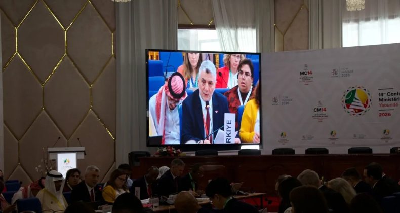 Bakan Bolat'tan DT&Ouml; zirvesinde diplomasi trafiği