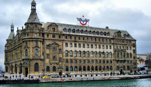 Bakan Ersoy paylaştı! Haydarpaşa ve Sirkeci m&uuml;zelerine uluslararası dokunuş