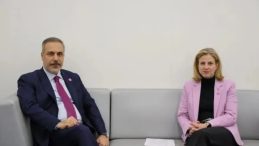 Bakan Fidan Avusturyalı Mevkidaşı ile G&ouml;r&uuml;şt&uuml;