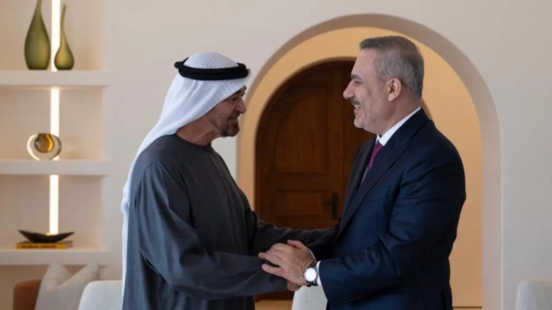 Bakan Fidan BAE Devlet Başkanı Nahyan ile G&ouml;r&uuml;şt&uuml;