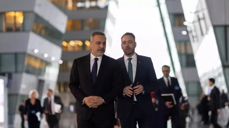 Bakan Fidan Bel&ccedil;ikalı mevkidaşı ile telefonda g&ouml;r&uuml;şt&uuml;!