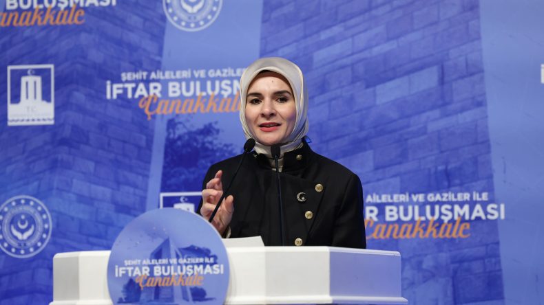 Bakan G&ouml;ktaş, &Ccedil;anakkale'de Şehit Aileleri ve Gaziler ile İftar Buluşması'nda konuştu