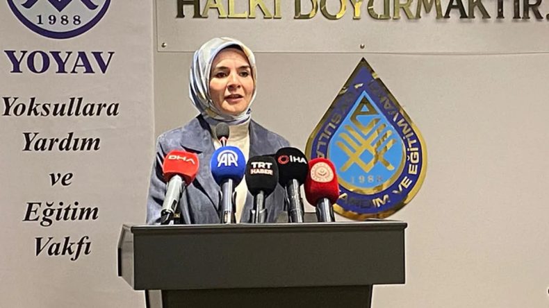 Bakan Göktaş: "Güçlü bir gelecek; değerlerinden kopmayan gençlerle mümkündür"