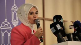 Bakan G&ouml;ktaş: Yetimlerimizin yanında devlet vardır, biz varız