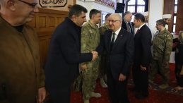 Bakan G&uuml;ler, bayram namazını Hatay'daki tarihi Habib-i Neccar Camisi'nde kıldı