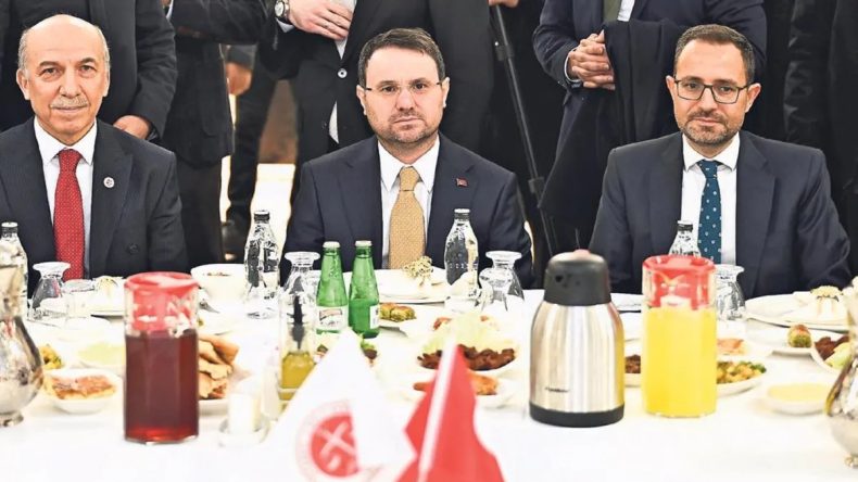 Bakan Gürlek avukatlarla iftarda buluştu: Tapuda avukat sorumluluğu getireceğiz