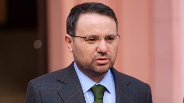 Bakan G&uuml;rlek, HSK &Uuml;yeleri ve Personeliyle Bir Araya Geldi
