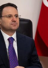 Bakan G&uuml;rlek: H&uuml;k&uuml;ml&uuml; ve tutukluların topluma kazandırılmasını destekliyoruz