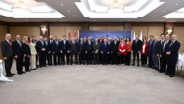 Bakan G&uuml;rlek, medya temsilcileri ile iftarda bir araya geldi