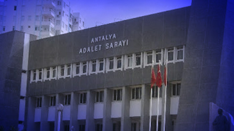 Bakan G&uuml;rlek'in tapu kayıtlarını usuls&uuml;z sorgulayan tekniker g&ouml;zaltına alındı | İfadesi ortaya &ccedil;ıktı