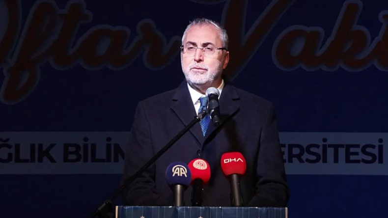 Bakan Işıkhan, Sağlık Bilimleri &Uuml;niversitesi &Ouml;ğrencileriyle İftarda Buluştu