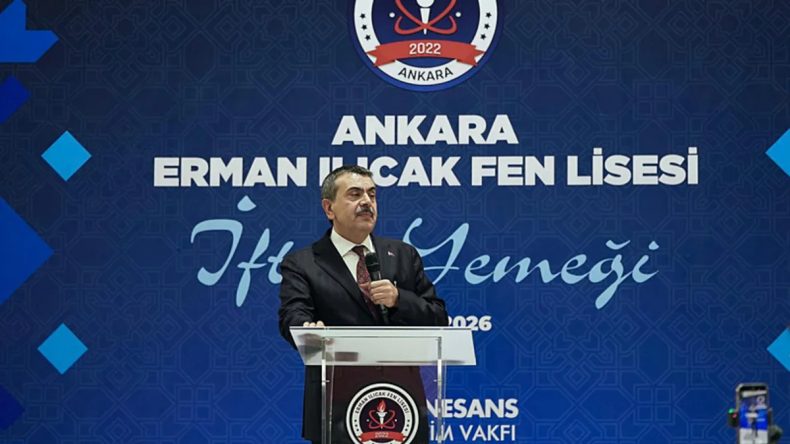 Bakan Tekin, &Ouml;ğrenci ve &Ouml;ğretmenlerle İftarda Bir Araya Geldi