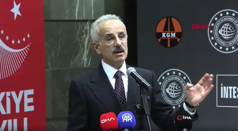 Bakan Uraloğlu, inşaat sanayicileri işverenleri ile iftarda bir araya geldi