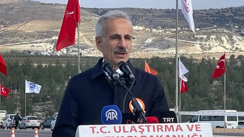 Bakan Uraloğlu: &Ouml;nceliğimiz Barış ve Diyalog