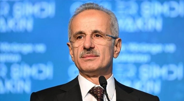 Bakan Uraloğlu&rsquo;ndan &lsquo;S&uuml;per Hızlı Tren&rsquo; m&uuml;jdesi; Ankara-İstanbul arası 80 dakikaya d&uuml;ş&uuml;yor