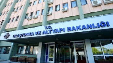 Bakanlık'tan İran'a Y&ouml;nelik Saldırılar Sonrası Hava Trafiği A&ccedil;ıklaması