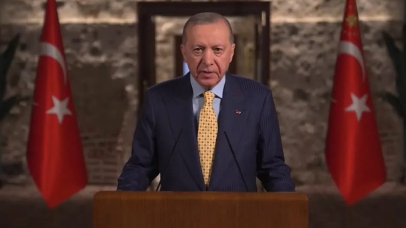 Başkan Erdoğan'dan Ramazan Bayramı mesajı: T&uuml;rkiye'nin &ouml;n&uuml;n&uuml;n kesilmesine m&uuml;saade etmeyiz